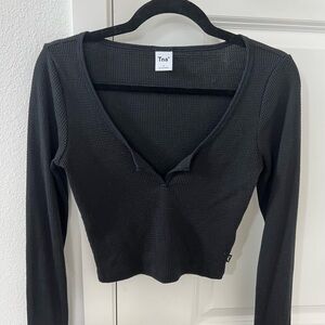 Aritzia TNA crop long sleeve (size S)